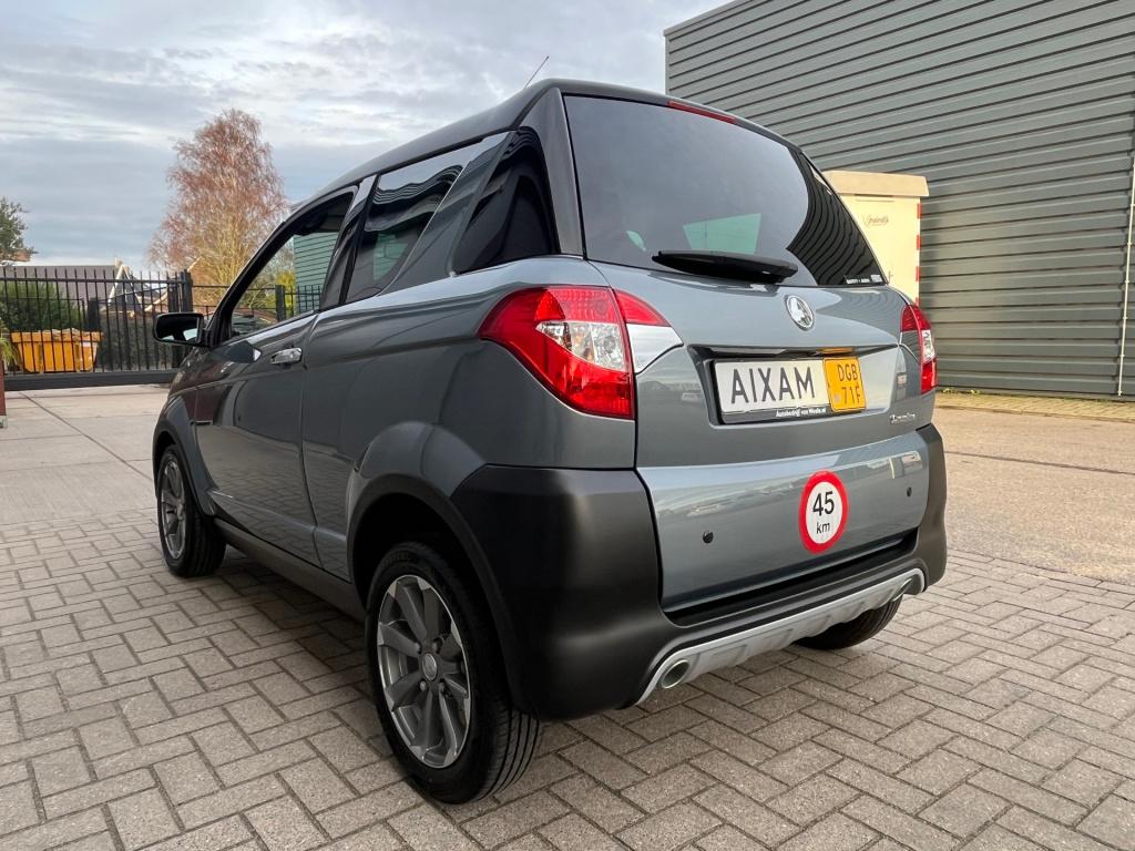 Aixam Crossline brommobiel premium in keurige staat