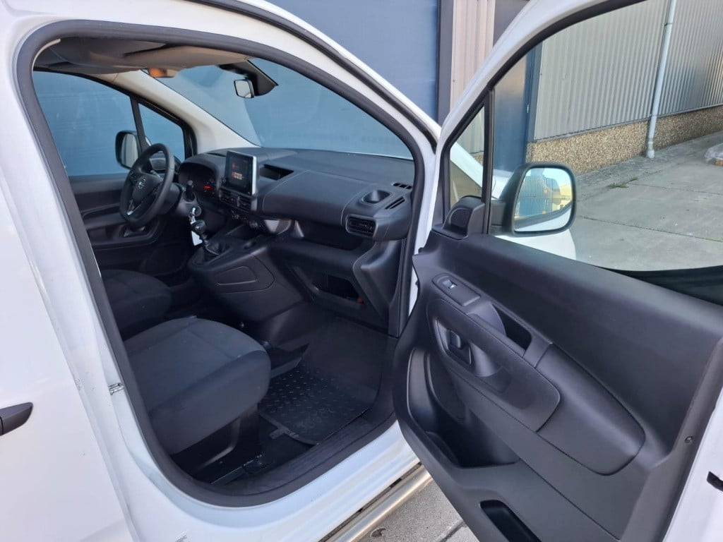 Opel Combo 1.5d l1h1 edition airco / cruise controle / navi / euro 6