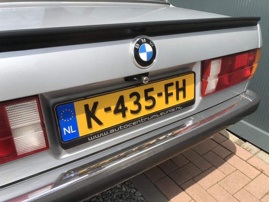 BMW 3-serie 318i 90pk sedan e30