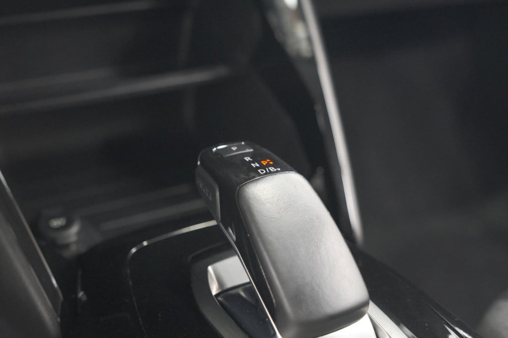 Peugeot 208 ev active pack 50 kwh | parkeersensoren | apple carplay | clima