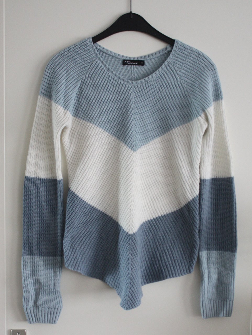 Gebreide trui blauw tinten strepen maat s