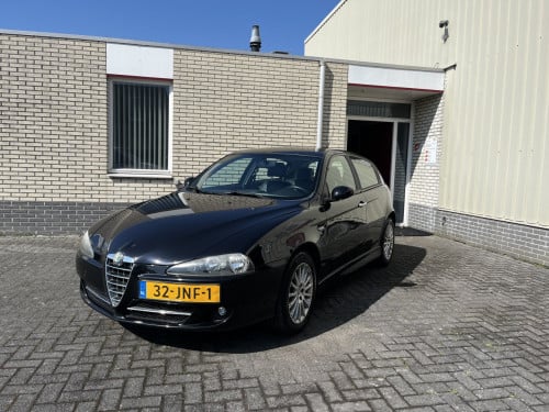 Alfa Romeo 147 1.6 T.Spark LEER,AIRCOBOEKJES