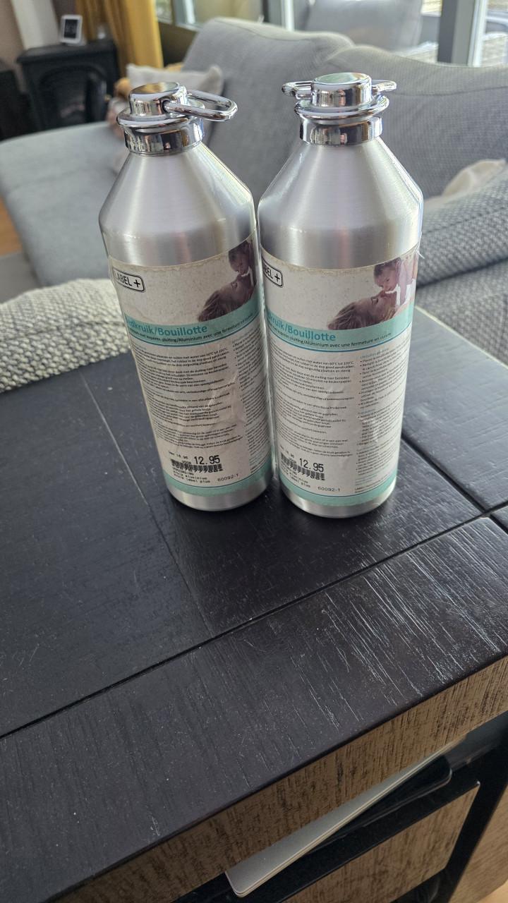 2x Metalen kruik
