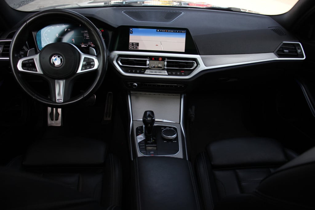 BMW 3-serie touring 330i high executive edition | m-sport | pano. | leder |