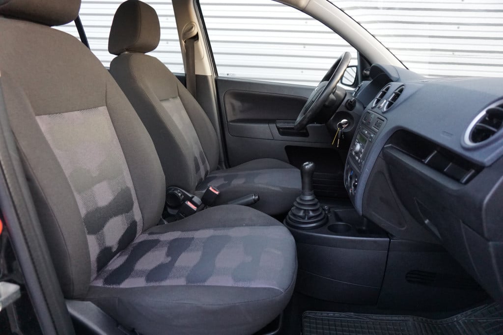 Ford Fusion 1.4-16v champion airco / elektr. ramen / trekhaak / nap