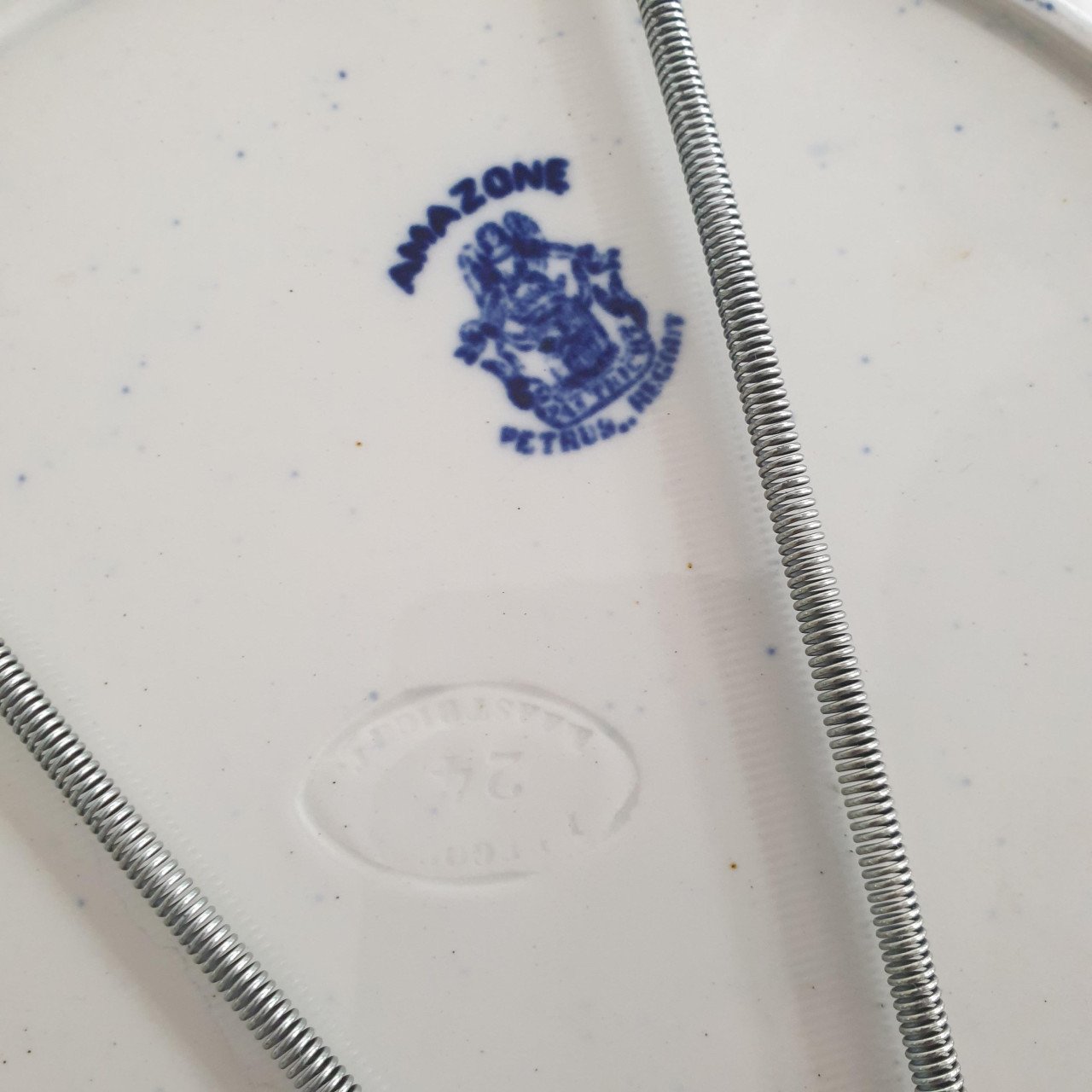 2 verschillende Petrus Regout borden Delftsblauw Maastricht