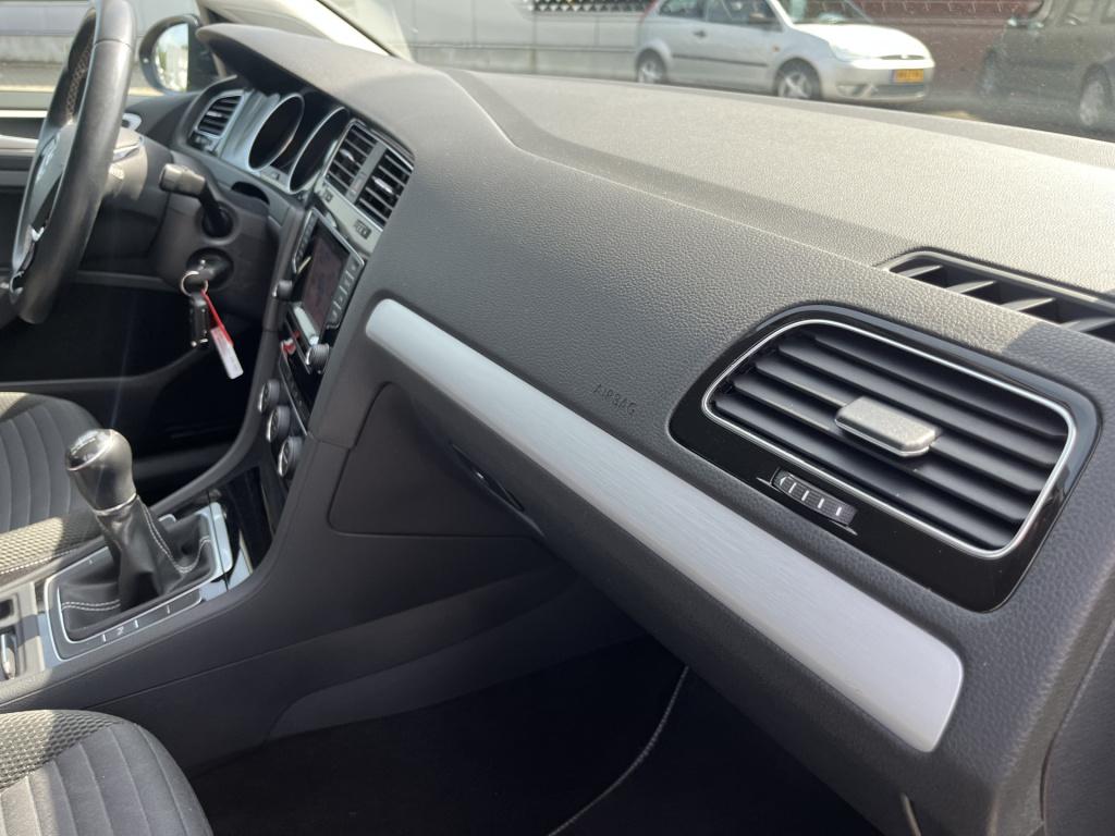 Volkswagen Golf 1.2 tsi cup edition 85 dkm navi