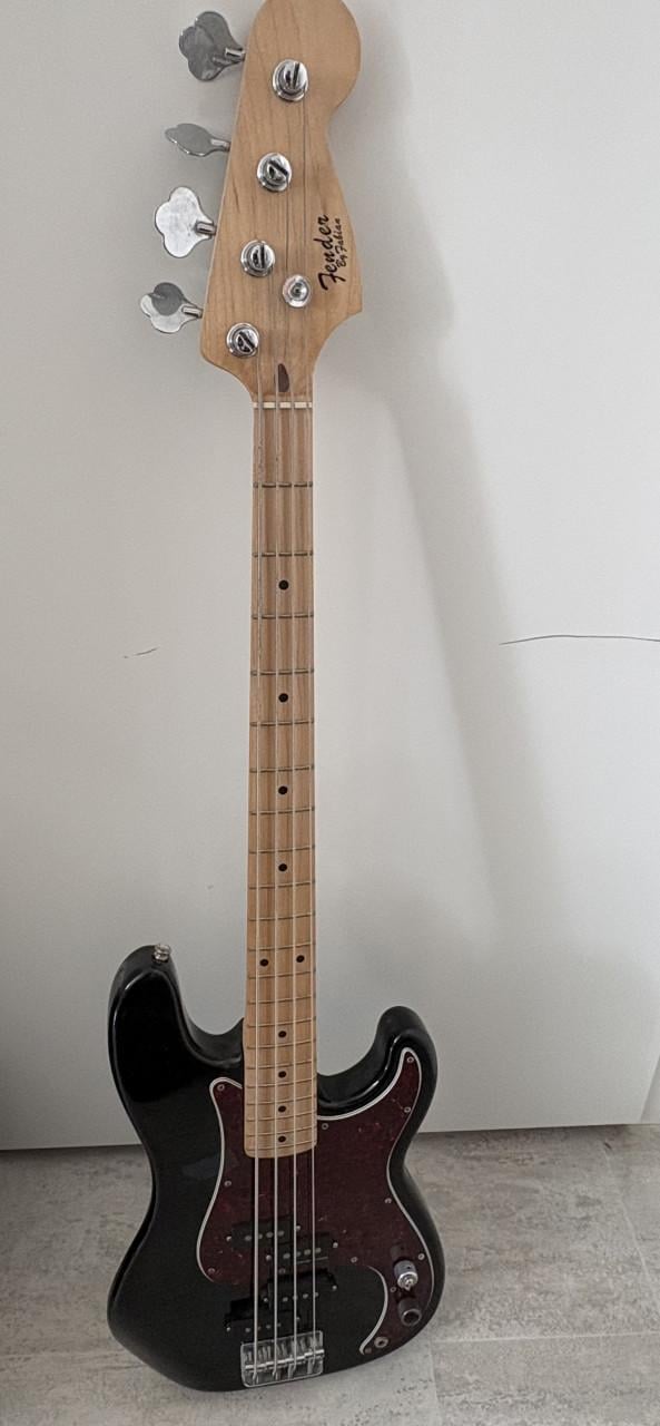 Squier P-Bass (Custom)