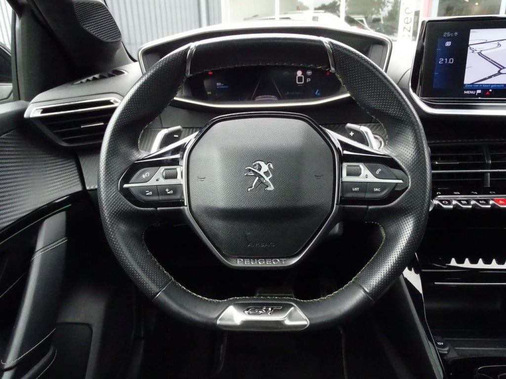 Peugeot 208 1.2 puretech gt-line automaat | pano | stoelverwarming