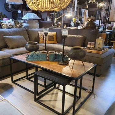 NACHTKASTJES MAAR OOK DEZE MOOIE 3 DELIGE SALONTAFELSET VOOR MAAR €239,-