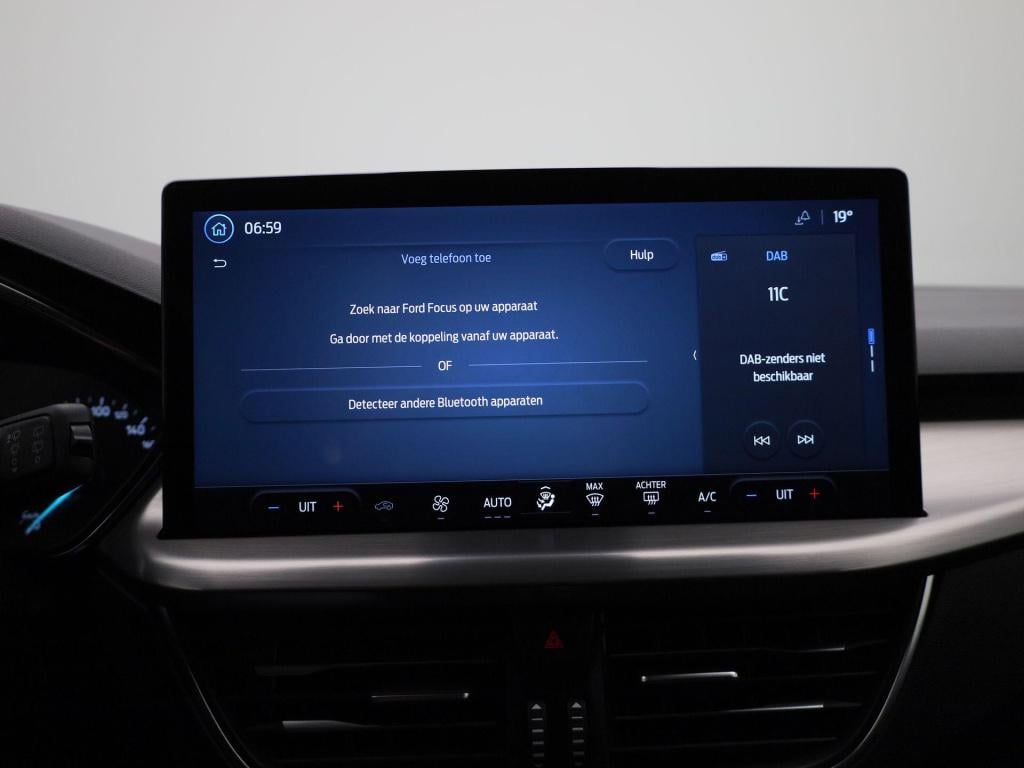 Ford Focus 1.0 ecoboost hybrid titanium | navigatie | groot scherm | apple 
