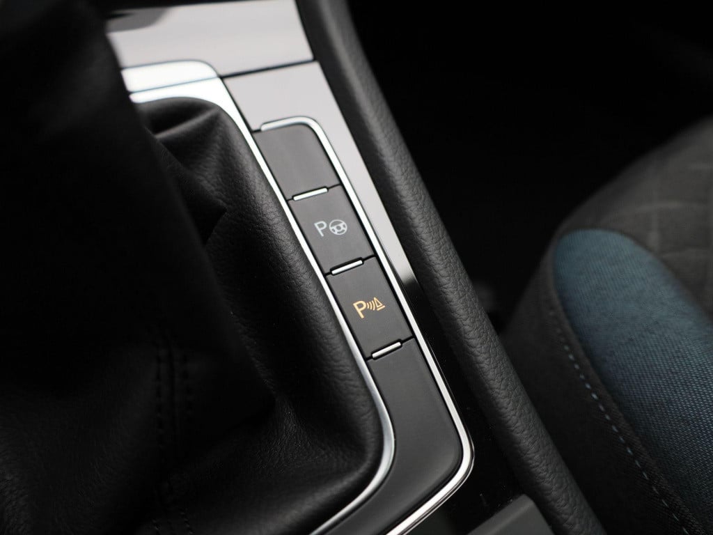 Volkswagen Golf variant 1.0 tsi comfortline | iq-drive | lmv | navigatie | 
