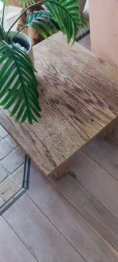 Studenten: stevig salontafeltje massief hout 60x60x35cm