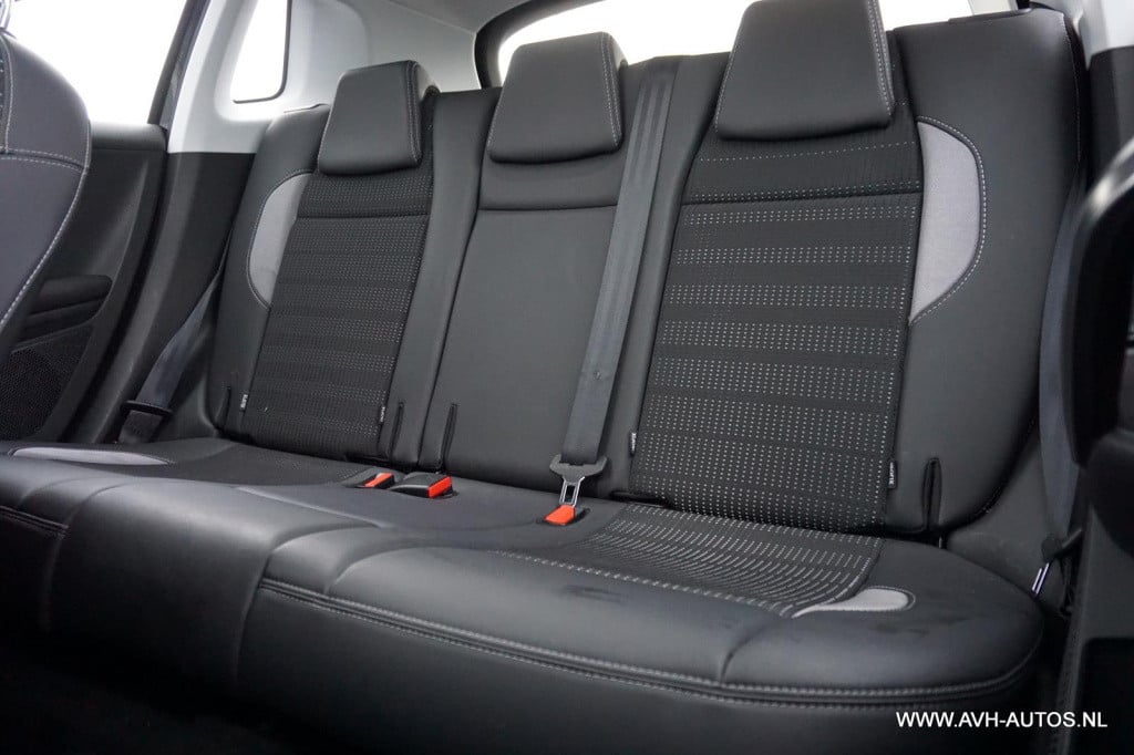 Peugeot 2008 1.2 vti allure pack premium plus