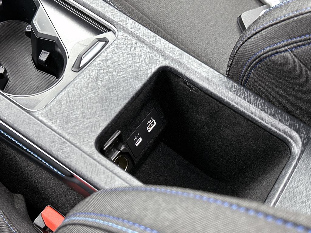 Lynk & Co 01 1.5 panodak | stoelverwarming | stoelgeheugen