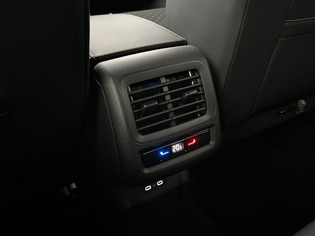 Volkswagen T-roc 1.5 etsi r-line first edition