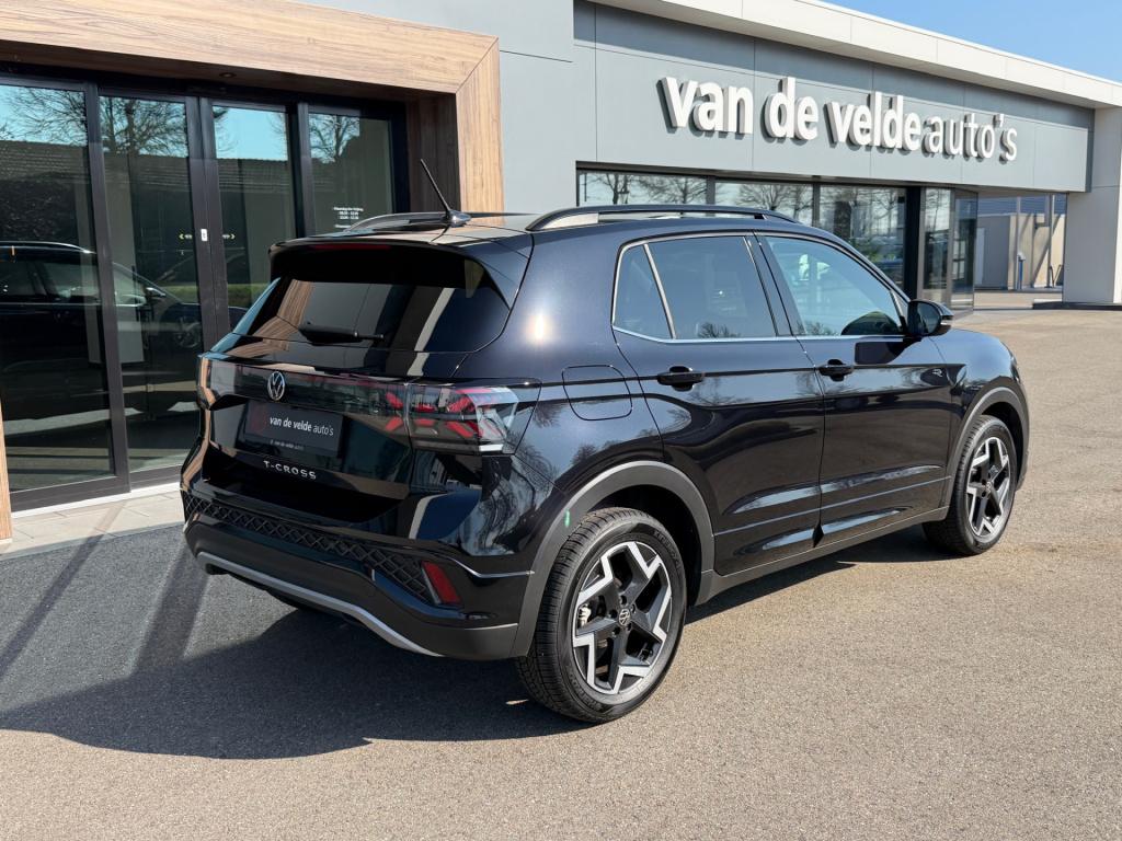 Volkswagen T-cross 1.5 tsi 150pk dsg r-line | camera | trekhaak | navi | iq