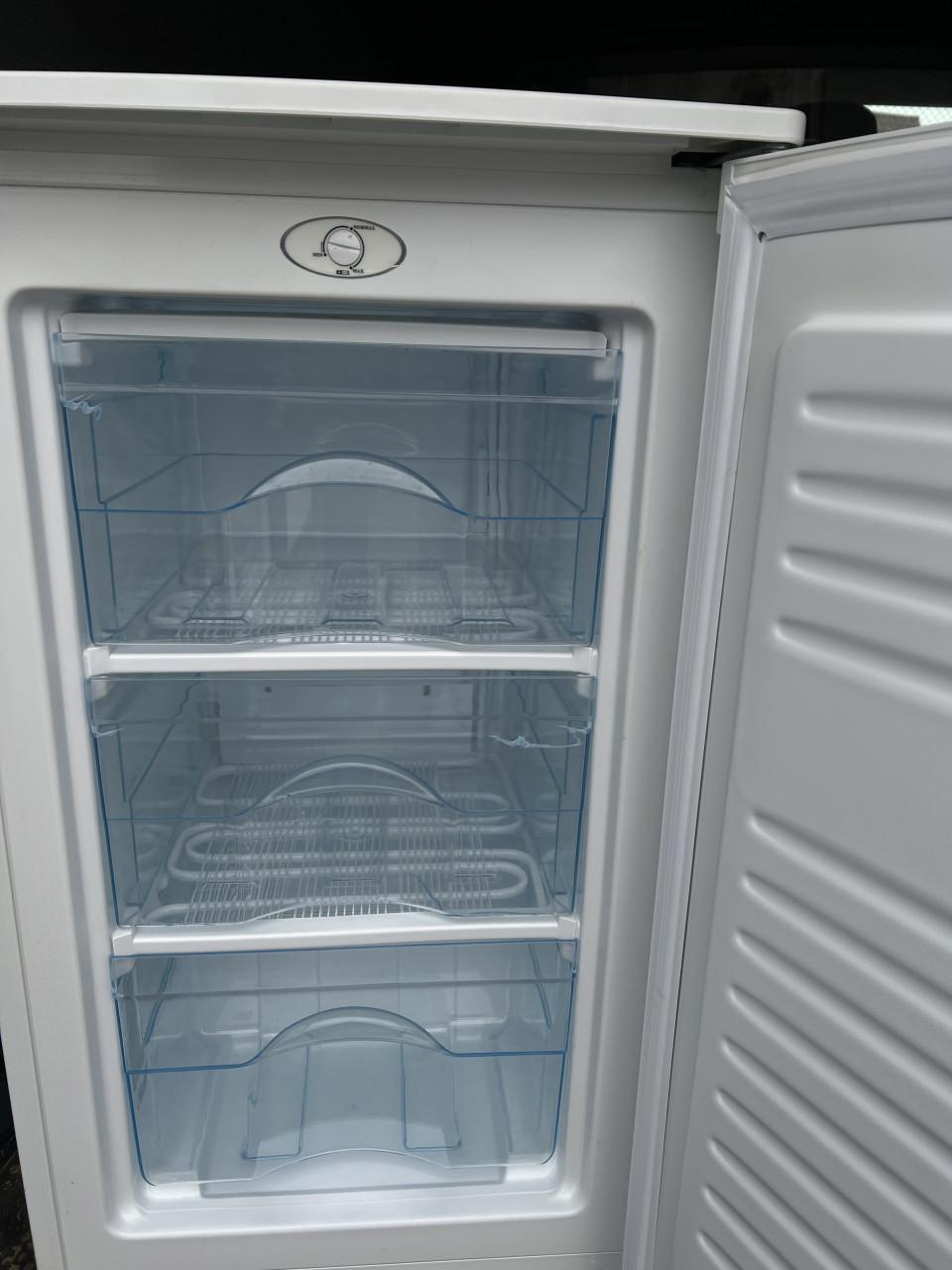 Vrieskast Exquisit GS115-4A+ 85x50 cm. 6 maanden gebruikt