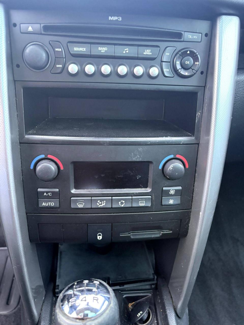 Peugeot 207 1.6 VTI XS SW bj:2008 airco leer apk 2027