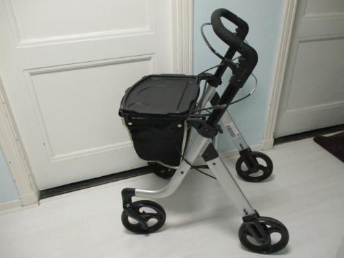 Binnen rollator met tas en dienblad te koop