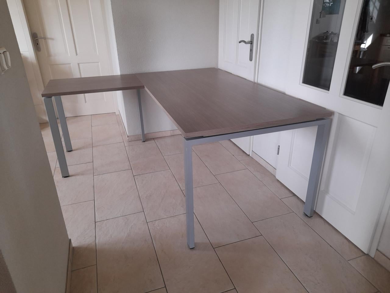 Hoekbureau  90 x 180 + 60 x 80 (z.g.a.n.) Kantoor kwaliteit!