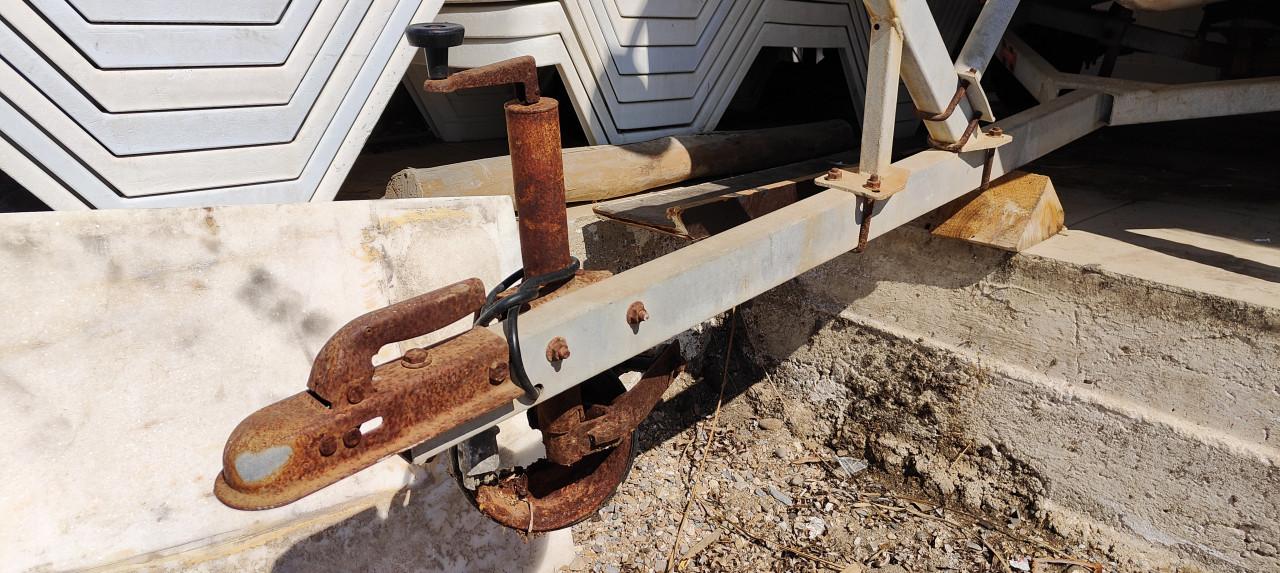 Neuswielen voor de caravan of boottrailer