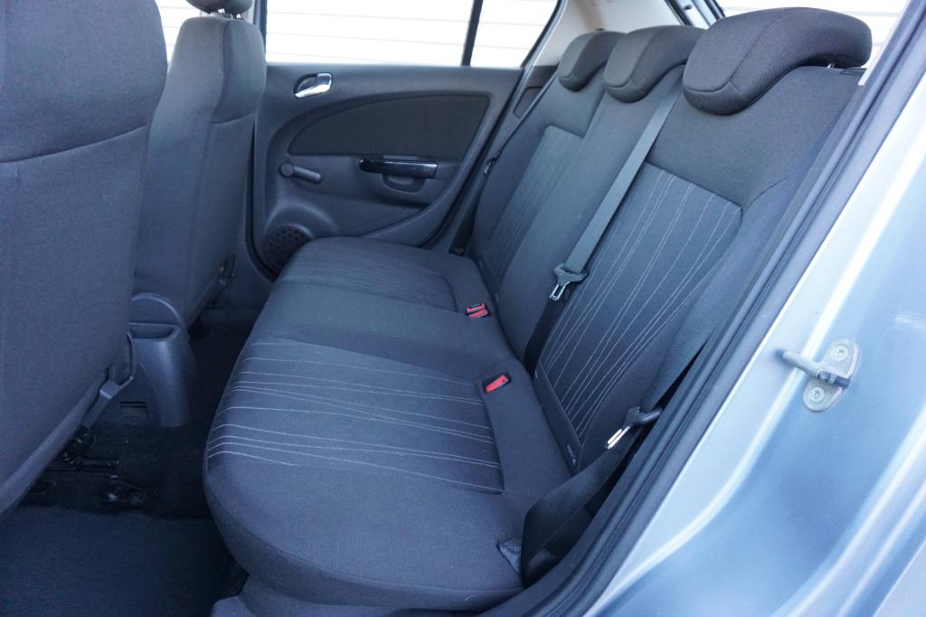 Opel Corsa 1.4-16v enjoy airco / cruise / elektr. ramen / lm velgen /  nap