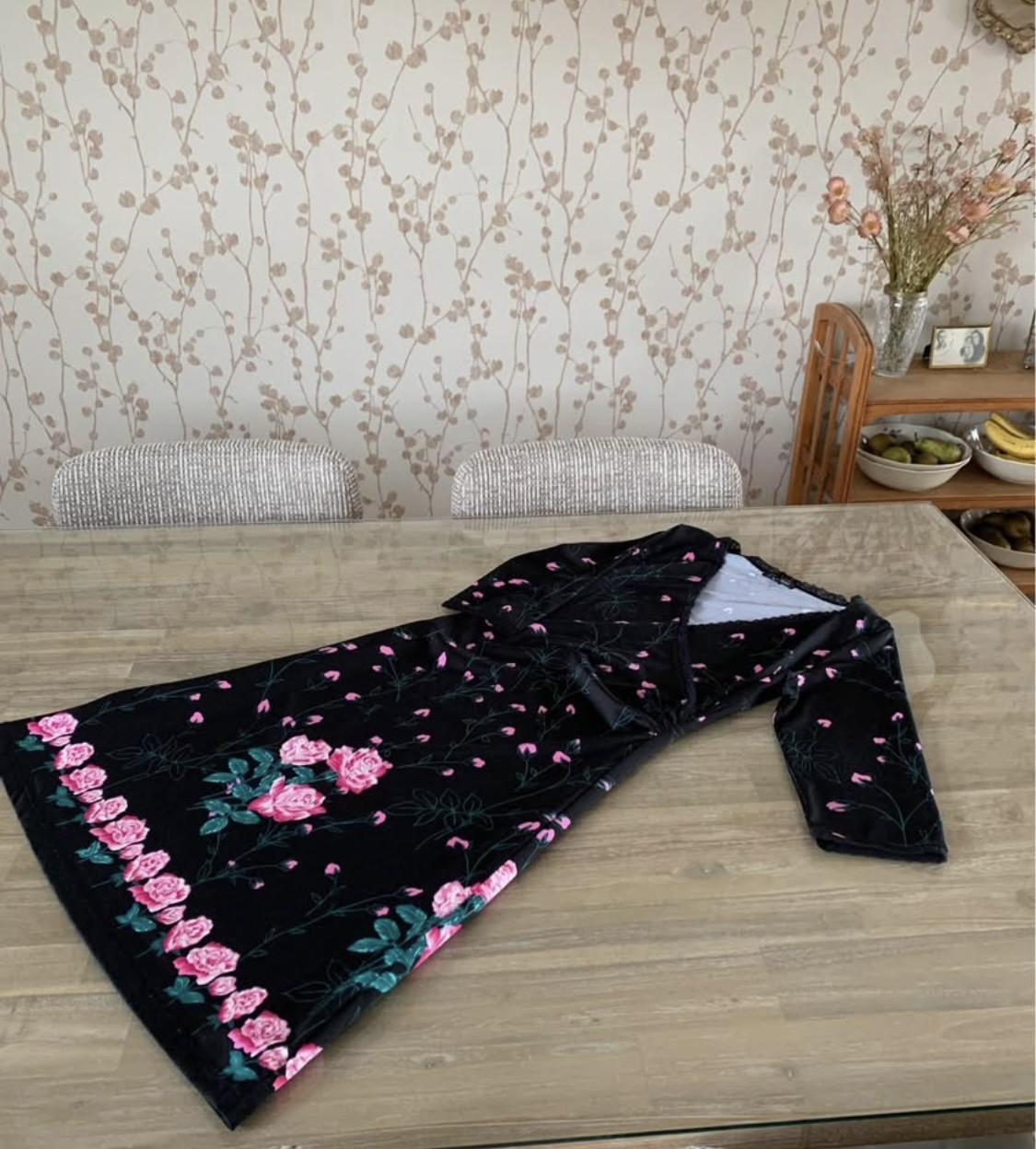 💖Prachtige Zwarte Jurk met Bloemen van King Louie💖