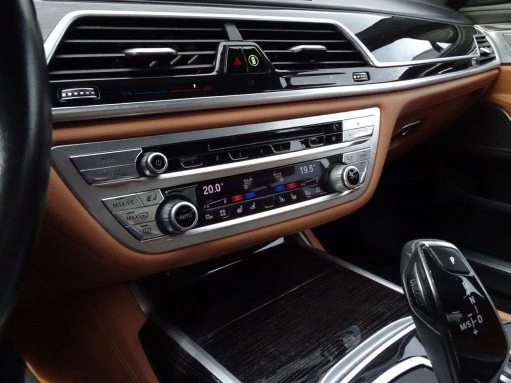 BMW 7 Serie 740e iperformance high executive m-sportpakket | driving assist