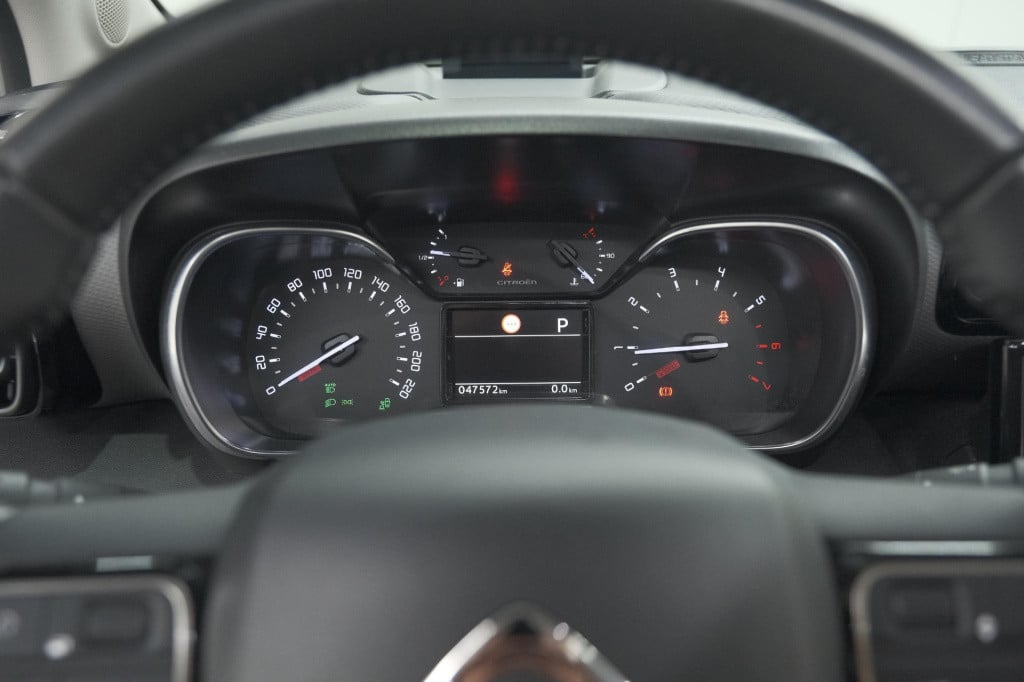 Citroen C3 Aircross puretech 110 eat6 shine | trekhaak | panoramadak | head