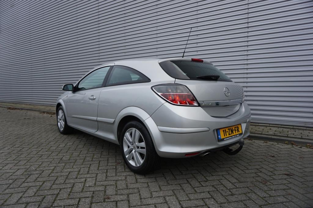 Opel Astra gtc 1.6 sport airco / cruise / elektr. ramen / trekhaak / nap