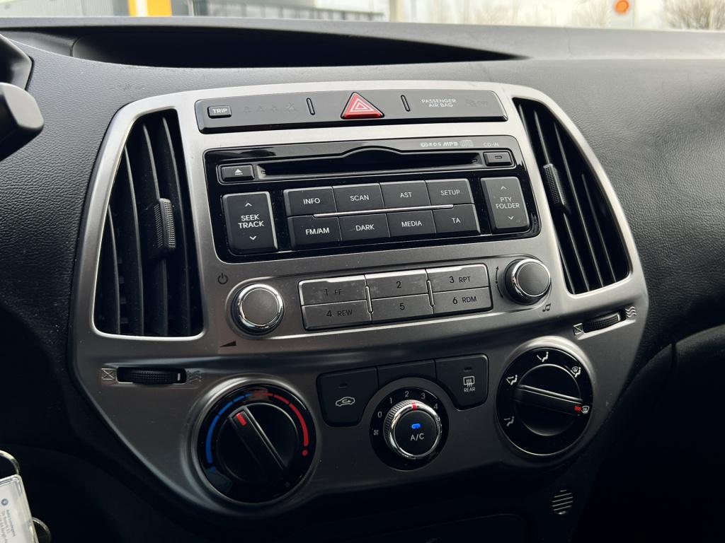 Hyundai I 20 1.4i i-motion | automaat | trekhaak | radio