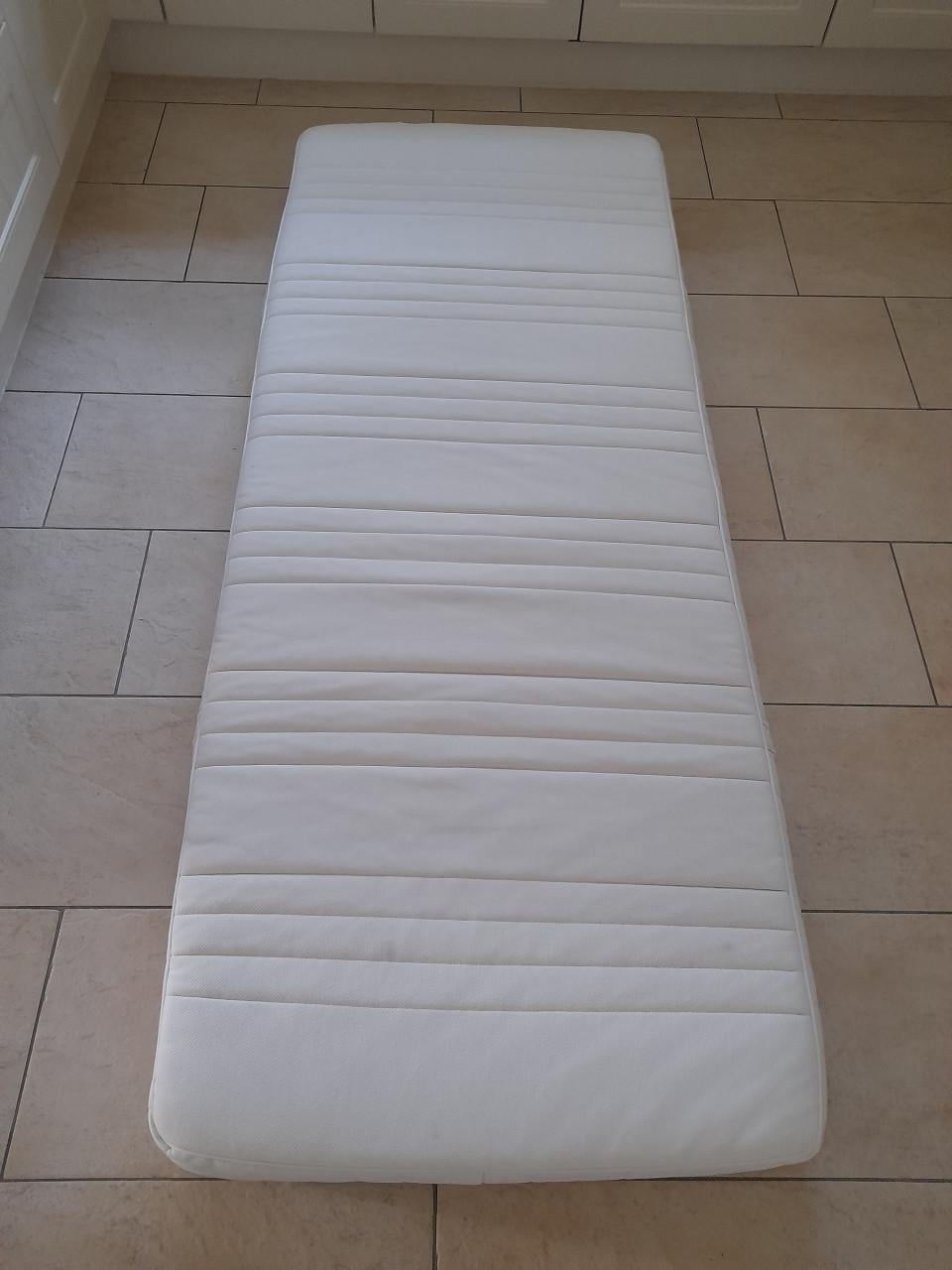 80 x 200 x 19 Matras (in goede nette staat)