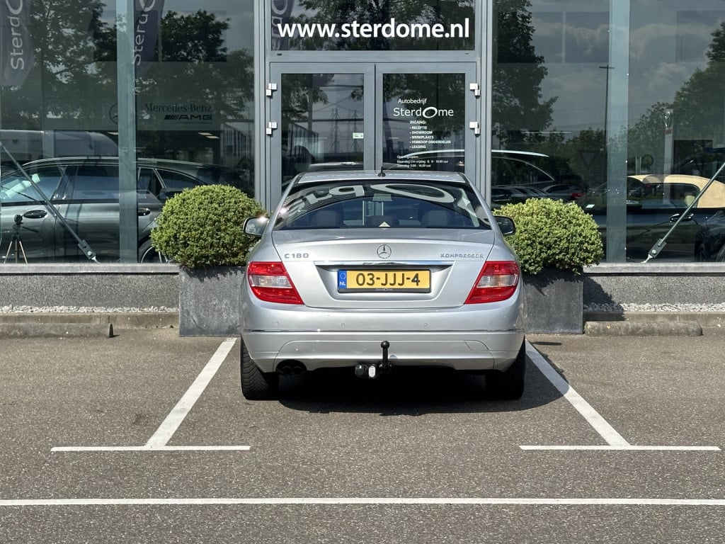 Mercedes-Benz C-Klasse 180 k elegance l stoelverwarming l trekhaak l alarm 
