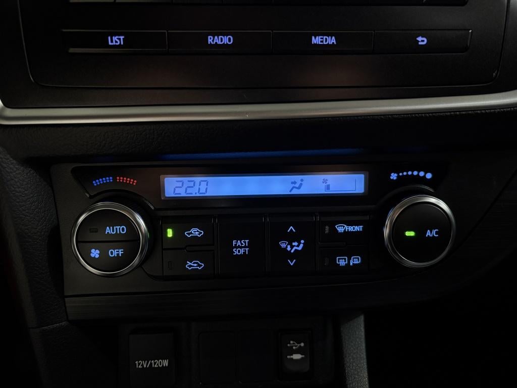 Toyota Auris 1.6 now | lage km-stand |