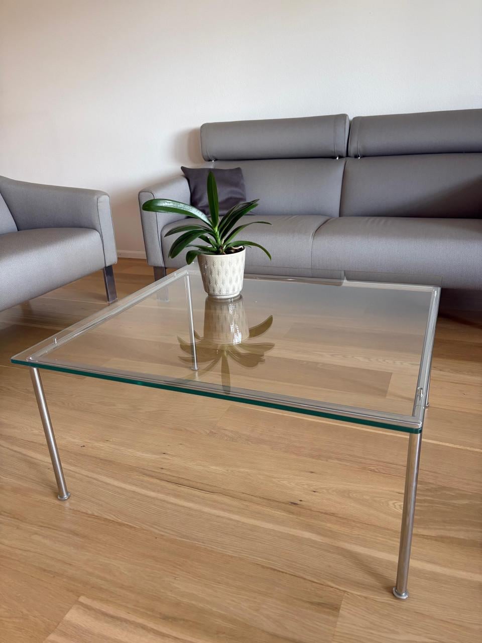 Mooie glazen salontafel