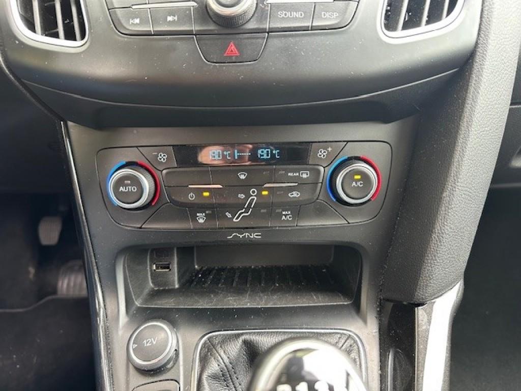 Ford Focus 1.0 titanium edition