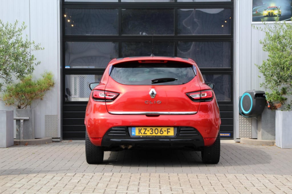 Renault Clio 1.2 tce intens - bose - leder - navi - aut inparkeren - camera