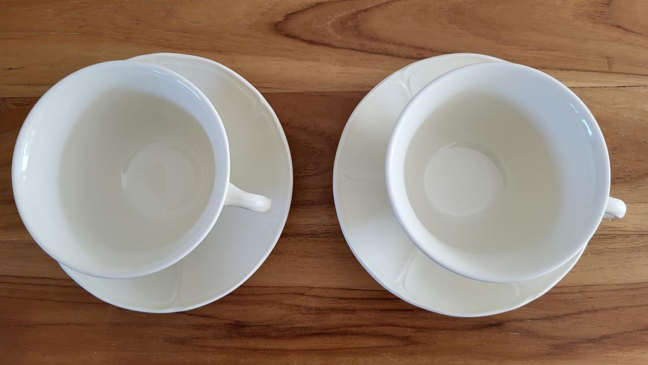 Set van 2 Wedgwood Queens Shape kop en schotels