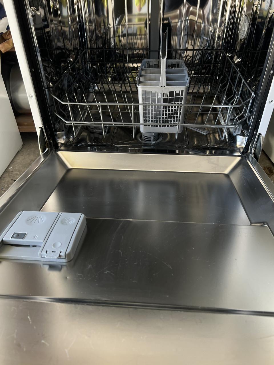 INVENTUM VVW6030AW vrijstaand Vaatwasser 85x60 cm. 85x60 cm.