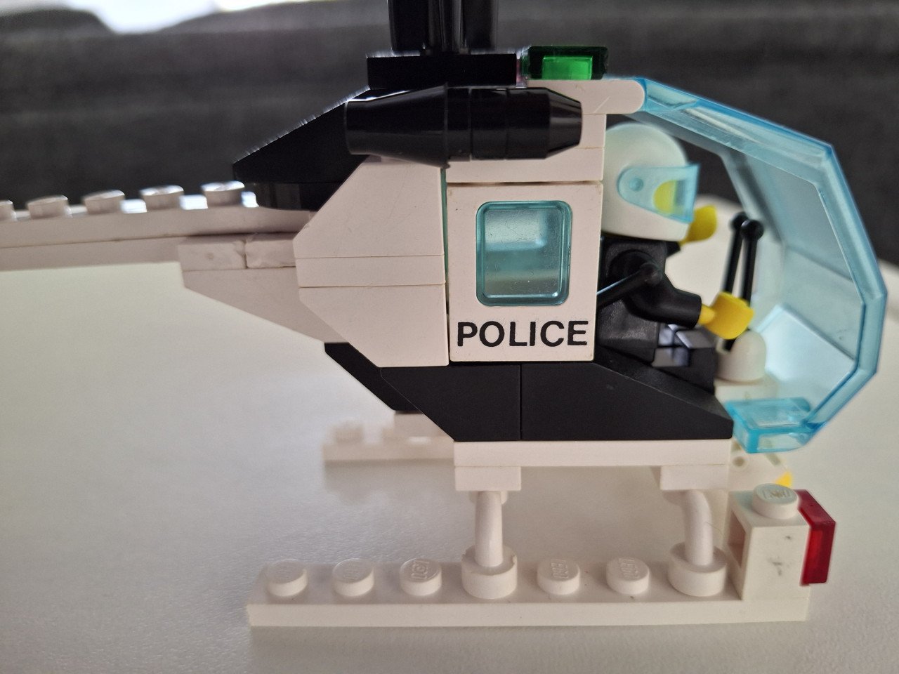 2 vintage Lego  Police sets