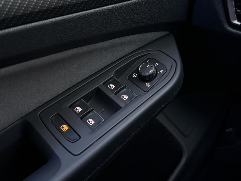 Volkswagen Golf 2.0 tsi r 4motion | pano | harman / kardon | stage 1+ 380pk