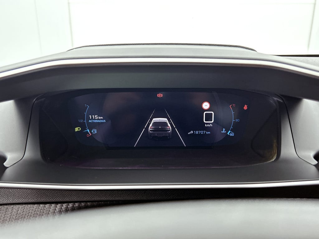Peugeot 208 100pk allure | rijklaar | camera | icockpit | navigatie |