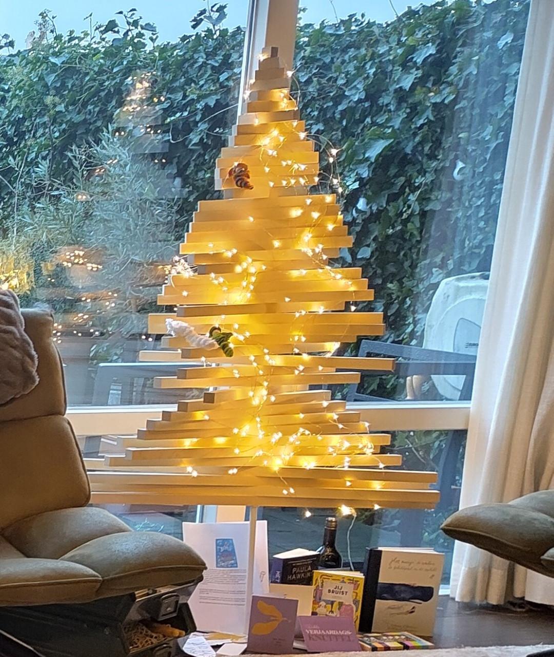Houten Kerstboom "Yelka"  150cm ( online niet meer verkrijgbaar)