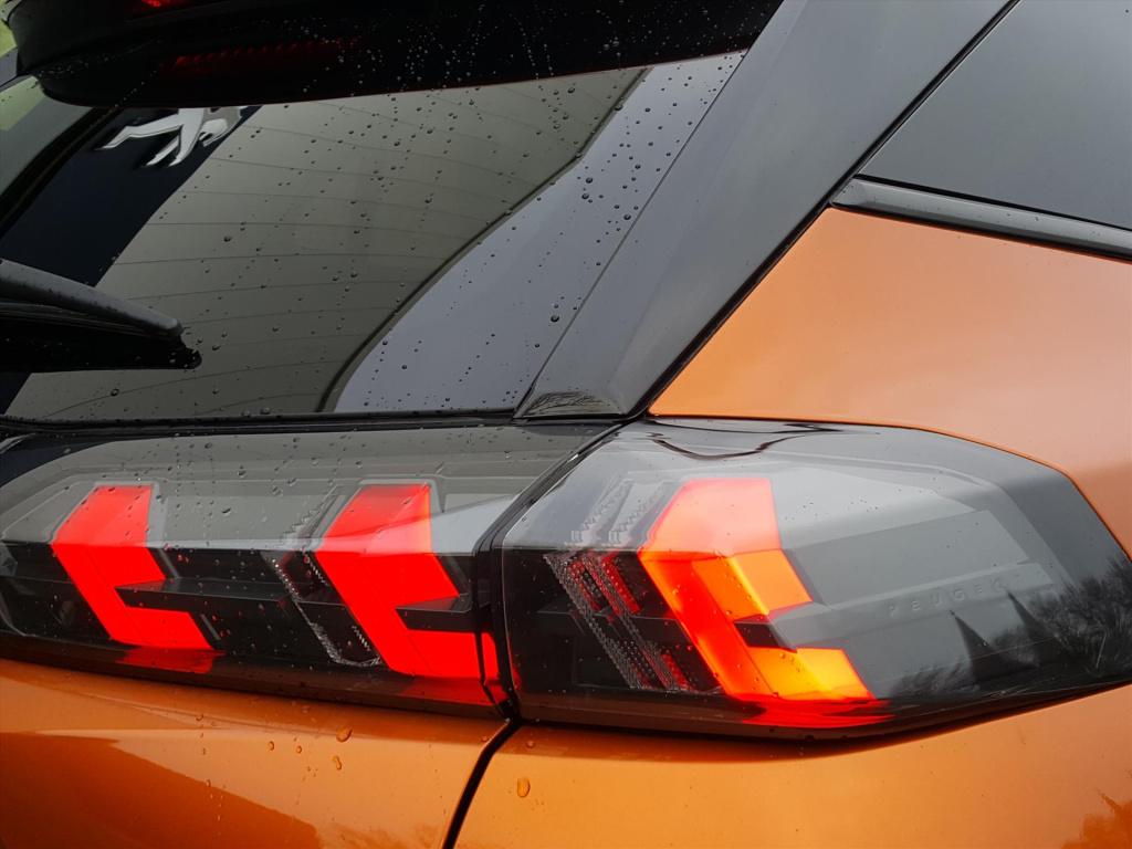 Peugeot 2008 allure 1.5 bluehdi 130pk automaat (eat8) apple carplay & andro