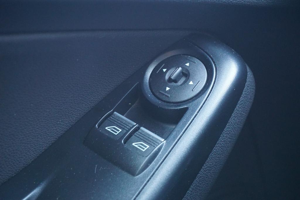 Ford Fiesta 1.0 style 1e eigenaar - airco / navi / cruise / elektr. ramen /