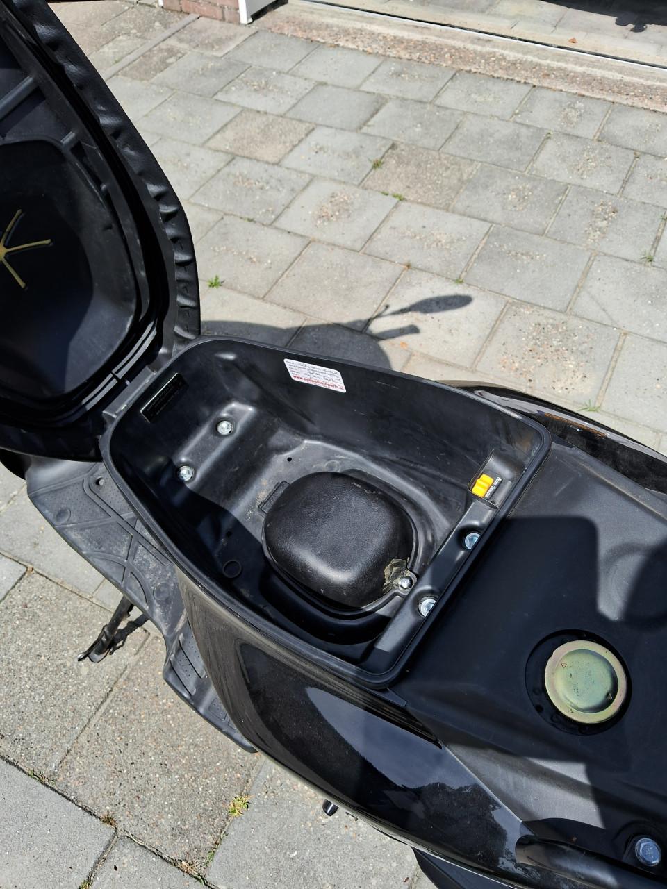 Te koop, Snorscooter SYM Orbit 1 25km