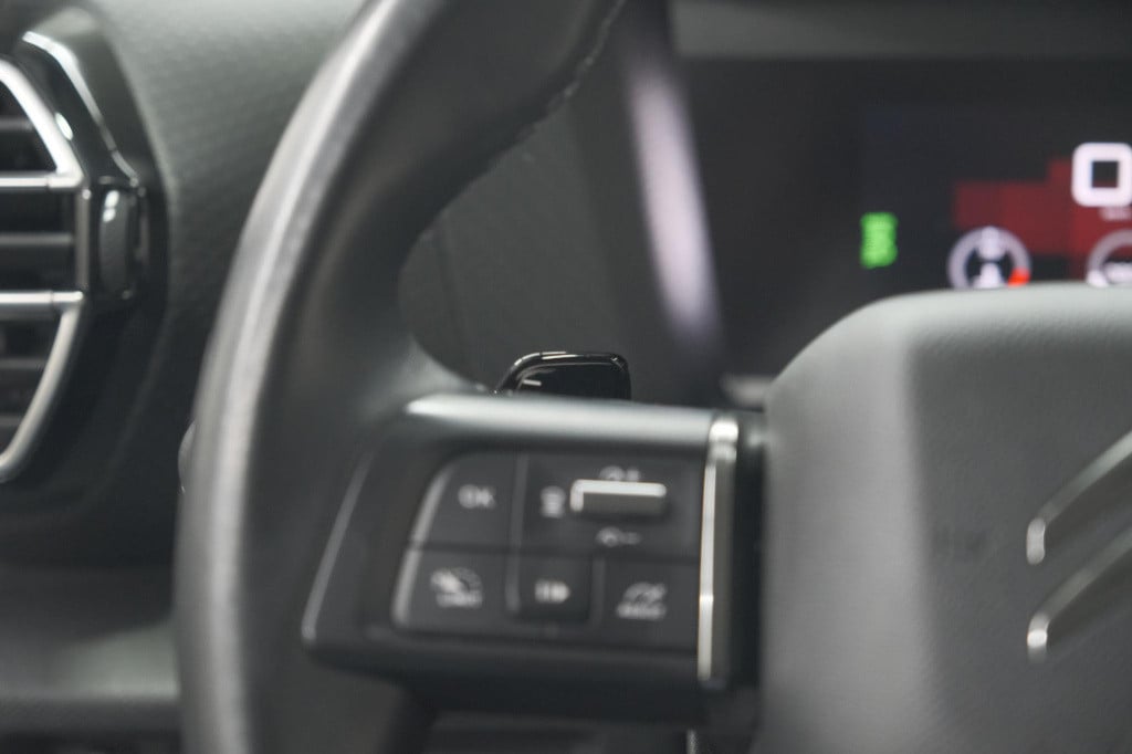 Citroen C4 puretech 130 eat8 shine | camera | head-up display | parkeersens