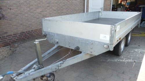 TE KOOP GEREMDE PLATEAUWAGEN merk SARIS met KENTEKEN