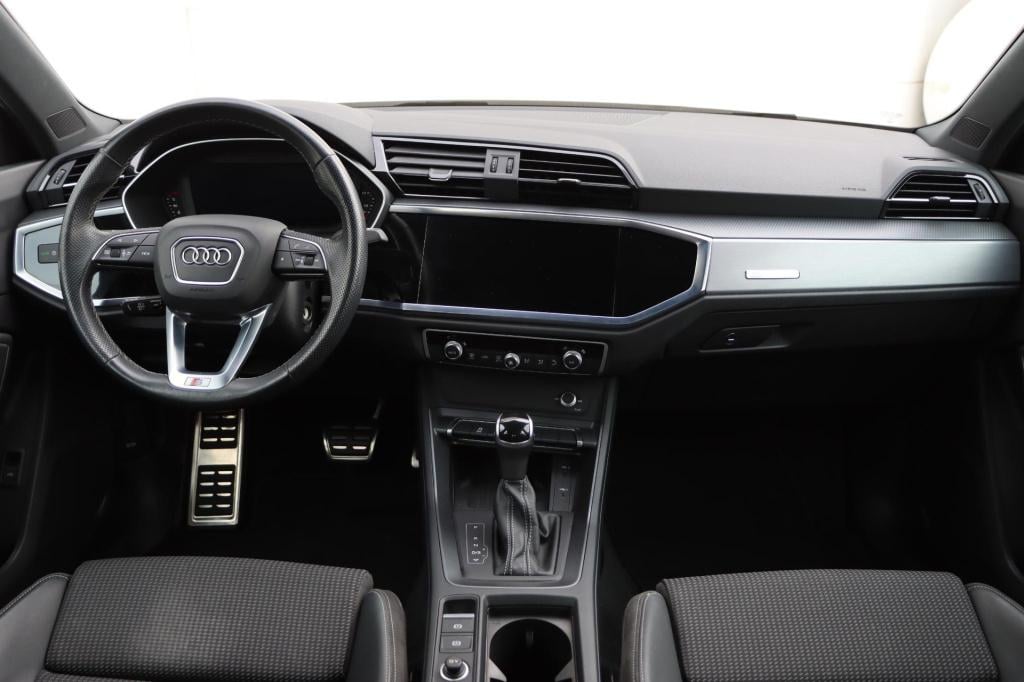 Audi Q3 35 tfsi s edition 150pk s-tronic | 19'' lichtmetaal | elektrische a